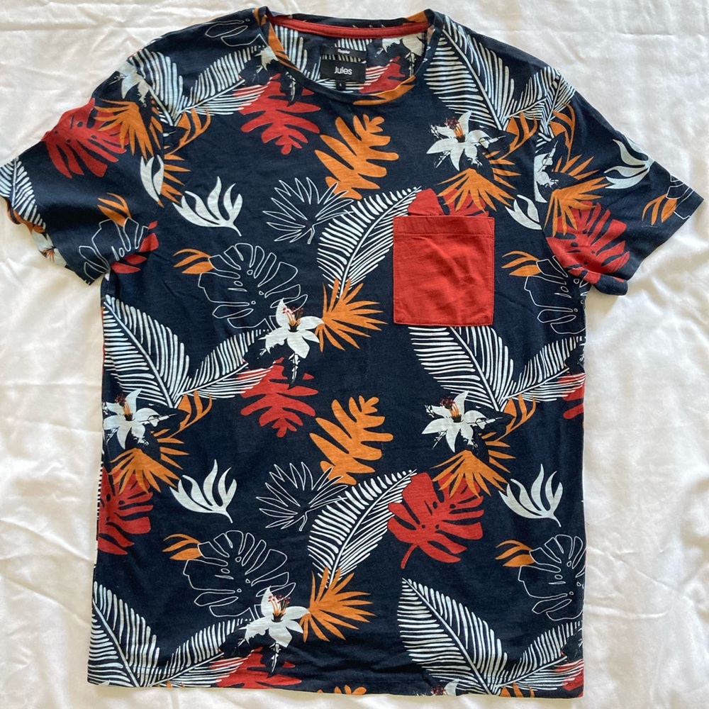 Beautiful floral shirt for the summer size Large